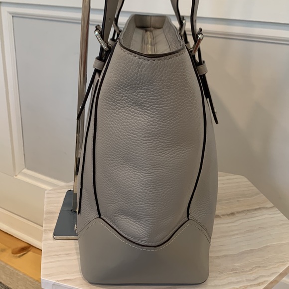 Michael Kors Bag Aria Pebbled Tote - Picture 5 of 17